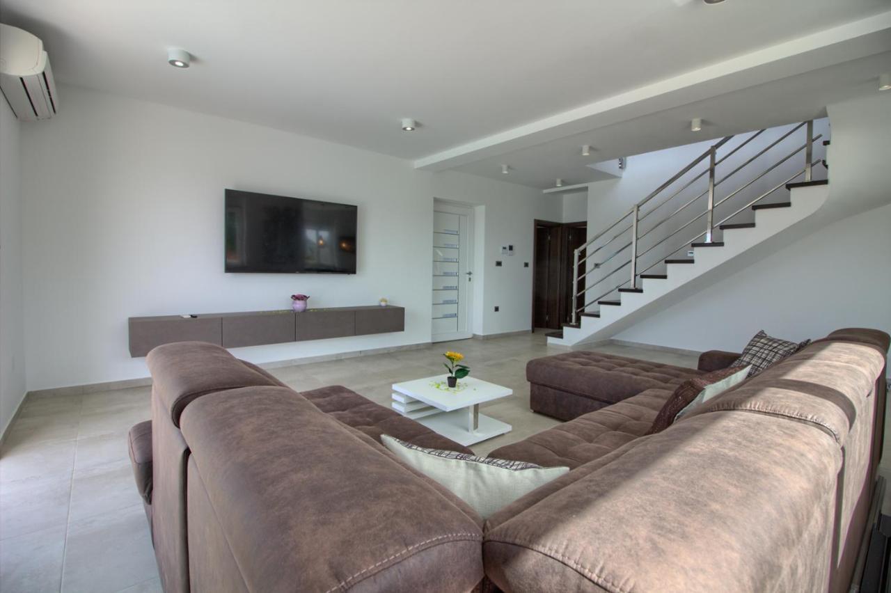 Modern Villa Nerina With Private Pool Near Пула Экстерьер фото